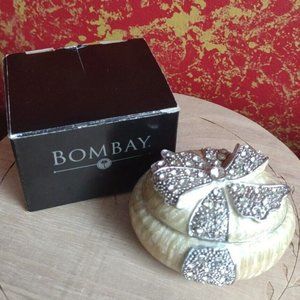 BOMBAY Jeweled Enamel Metal Oval Cream Bow Champagne Pearlized Trinket Box NIB